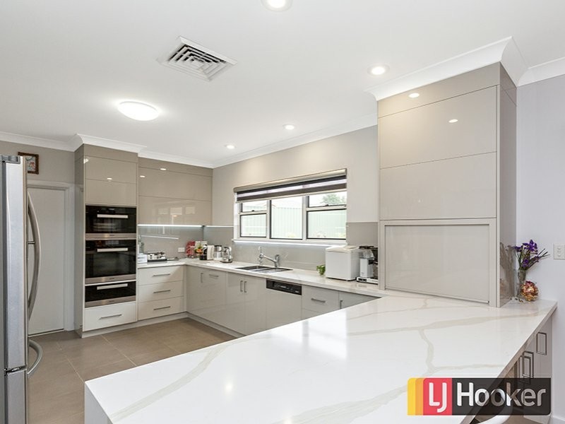 4 Overlanders Way, Tamworth NSW 2340
