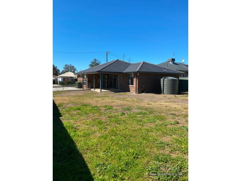 8 Melrose Street, Tamworth NSW 2340