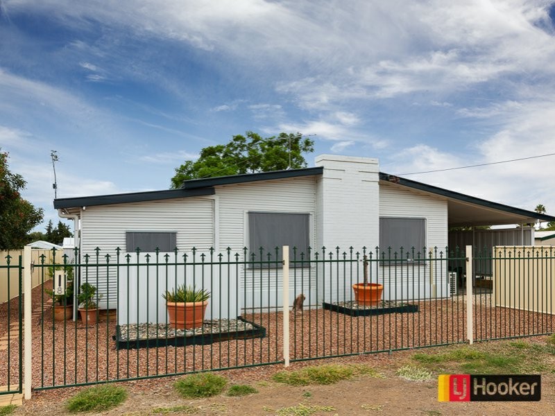 8 Jenkin Street, South Tamworth NSW 2340