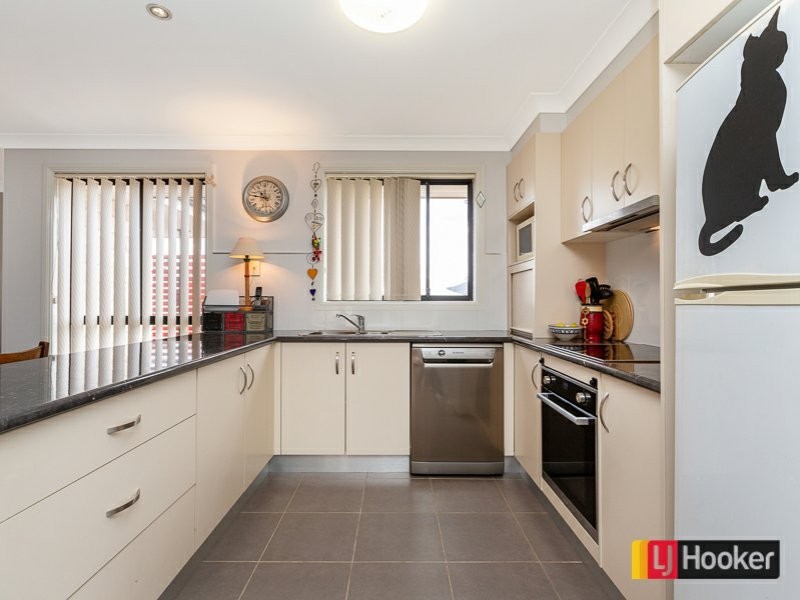 2 Iris Close, Kootingal NSW 2352