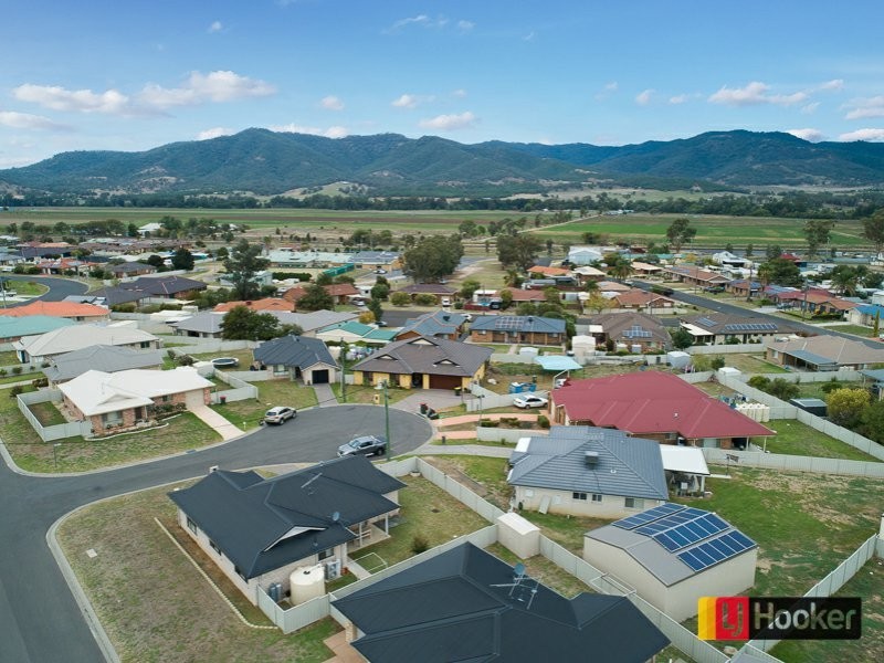 2 Iris Close, Kootingal NSW 2352