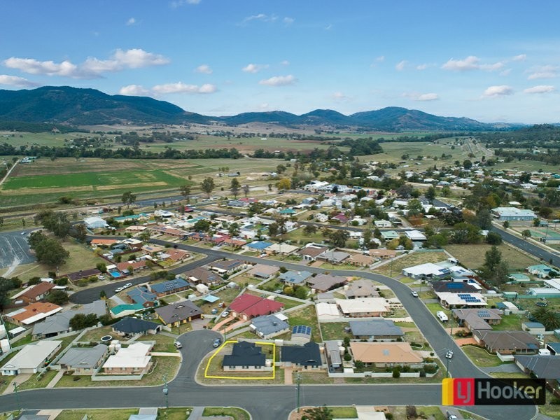 2 Iris Close, Kootingal NSW 2352