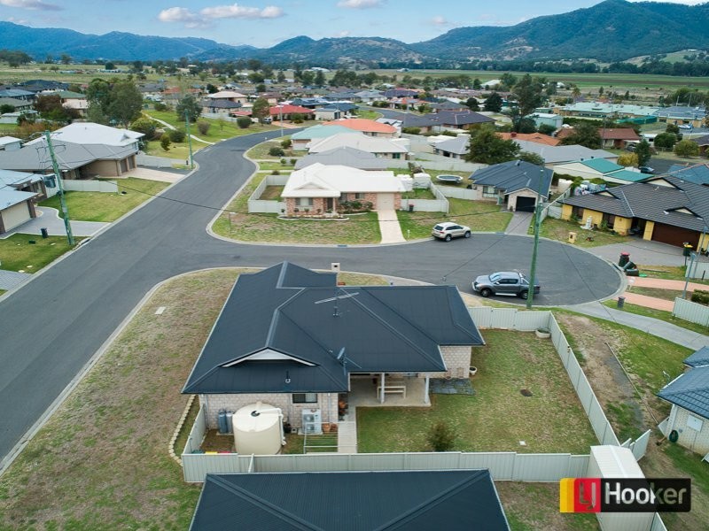 2 Iris Close, Kootingal NSW 2352