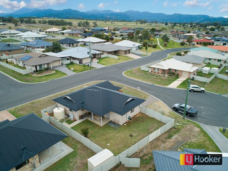 2 Iris Close, Kootingal NSW 2352