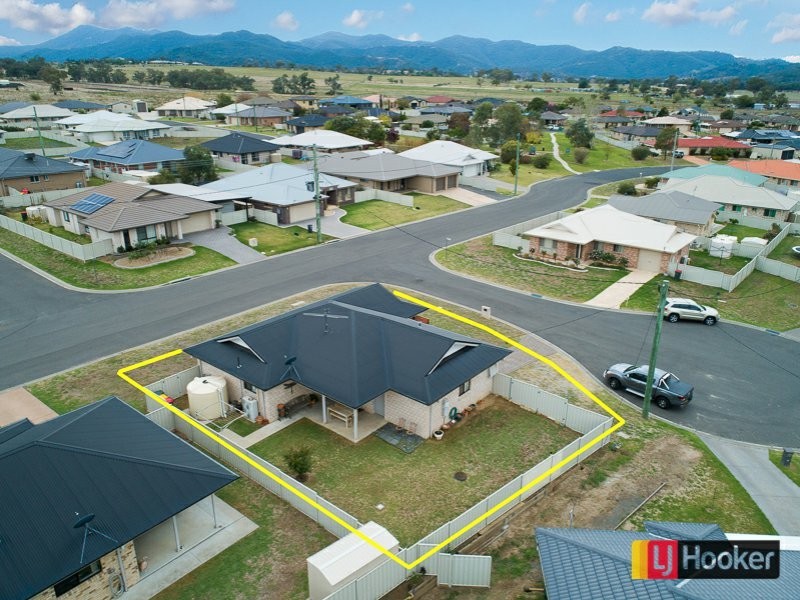 2 Iris Close, Kootingal NSW 2352