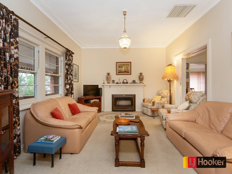8 Golf street, East Tamworth NSW 2340