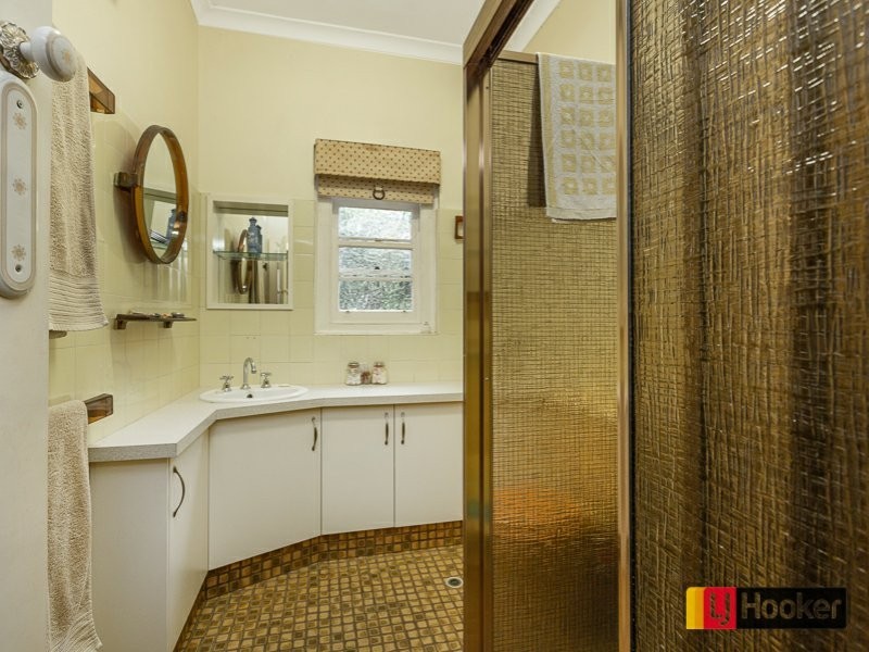 8 Golf street, East Tamworth NSW 2340