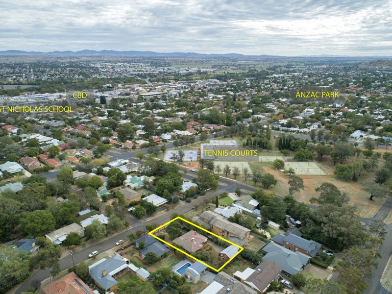 8 Golf street, East Tamworth NSW 2340