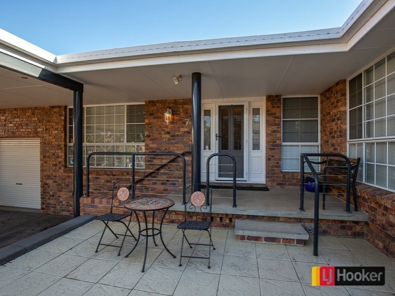 7 Jacaranda Place, Oxley Vale NSW 2340