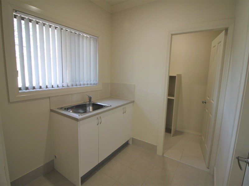1/8 Lindon Crescent, Kootingal NSW 2352
