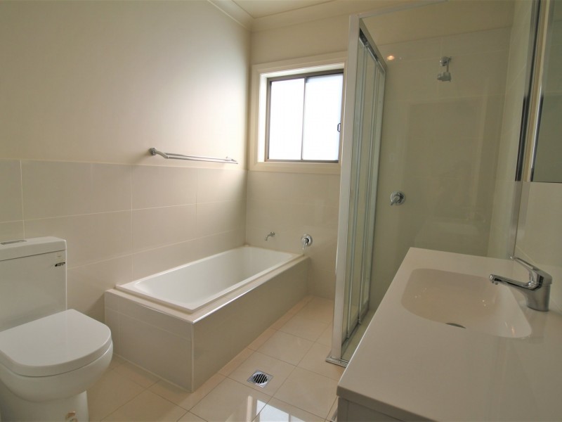 1/8 Lindon Crescent, Kootingal NSW 2352