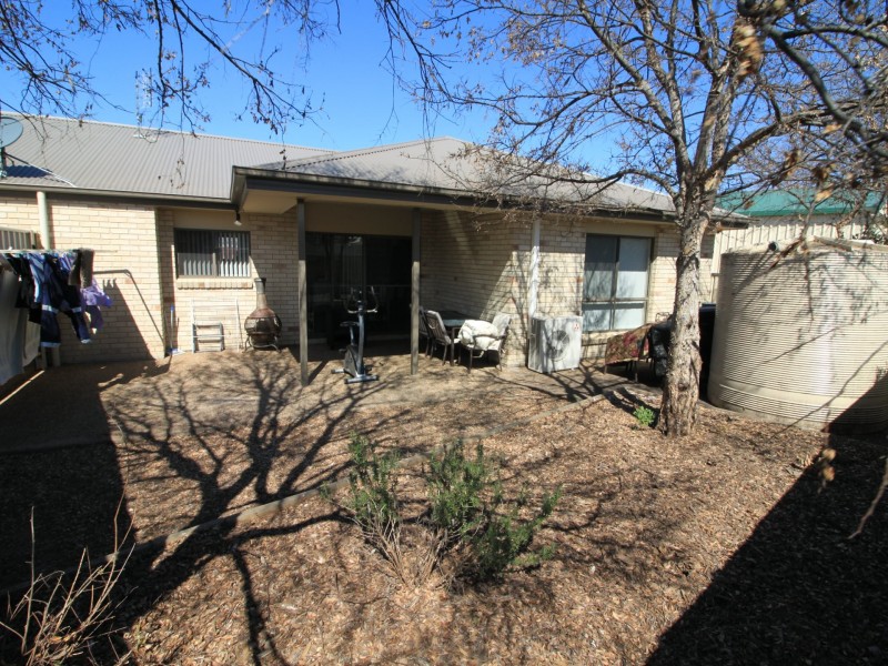 1/8 Lindon Crescent, Kootingal NSW 2352
