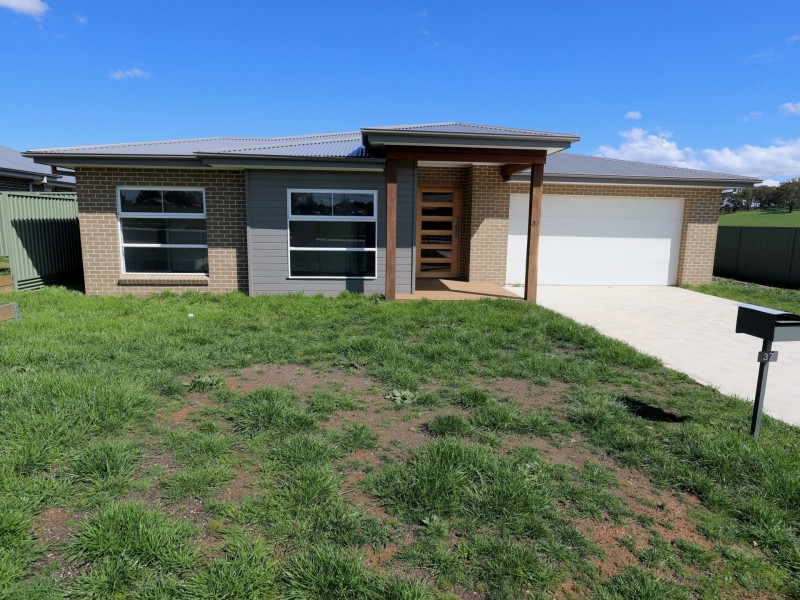 37 Springfield Street, Oberon NSW 2787