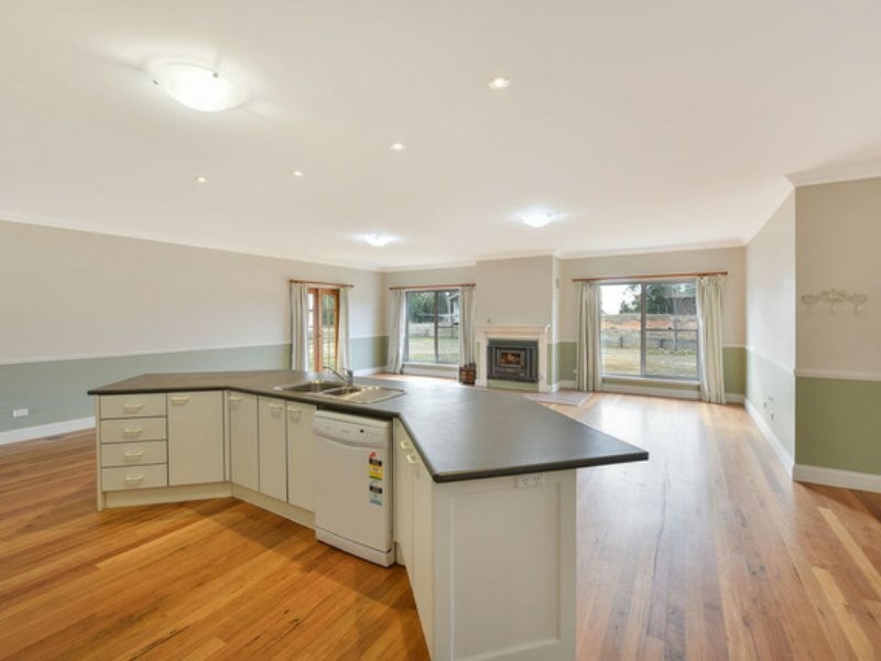 207 Meadows Road, Oberon NSW 2787