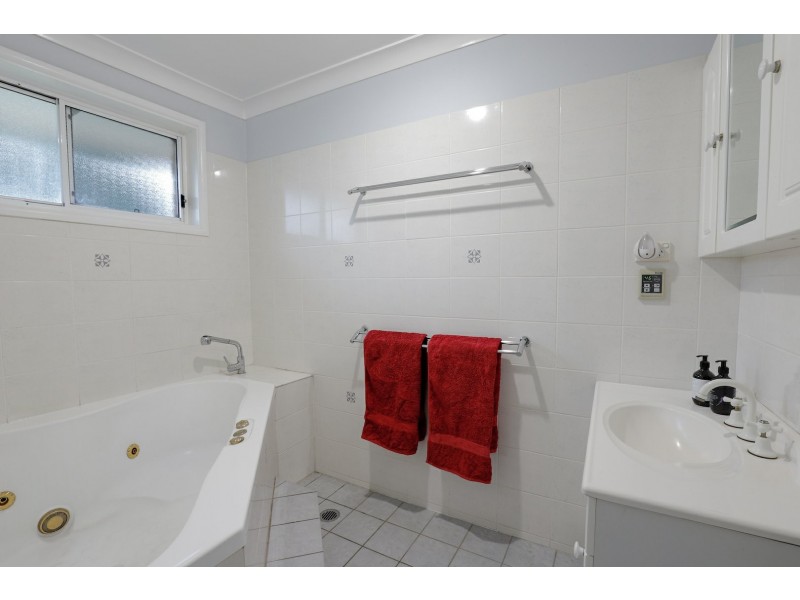 123 Curtis Street, Oberon NSW 2787