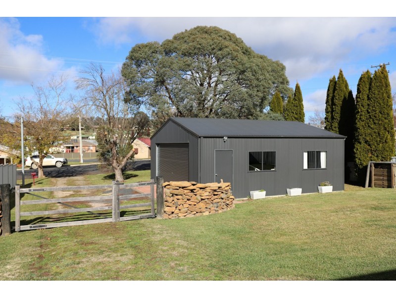 123 Curtis Street, Oberon NSW 2787