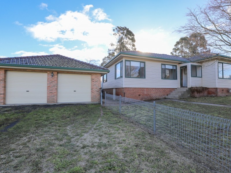 32 Fleming Street, Oberon NSW 2787