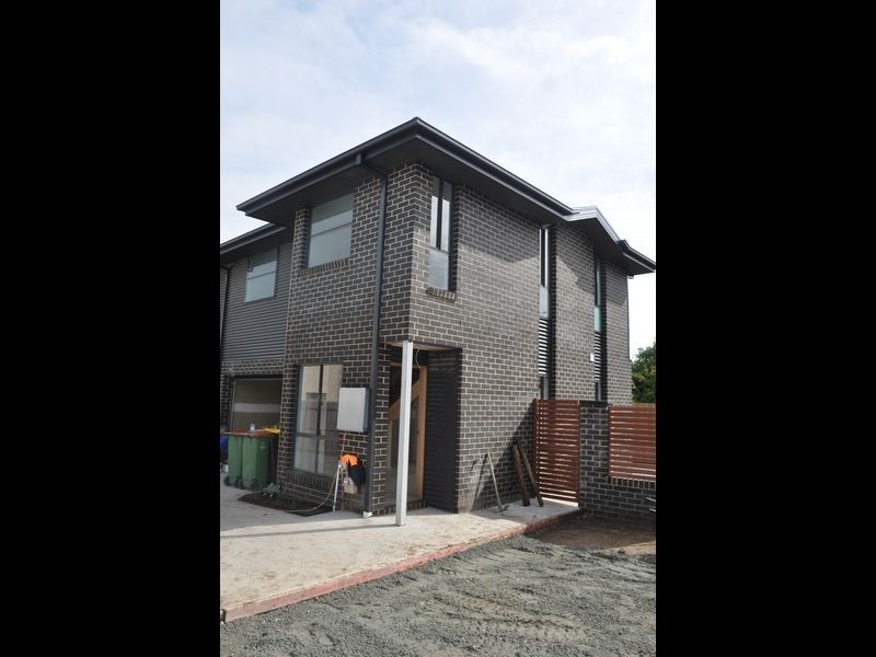 1/9 Bungendore Road, Queanbeyan NSW 2620