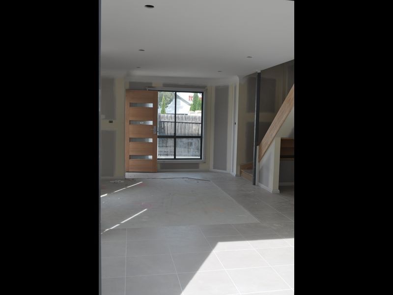 1/9 Bungendore Road, Queanbeyan NSW 2620