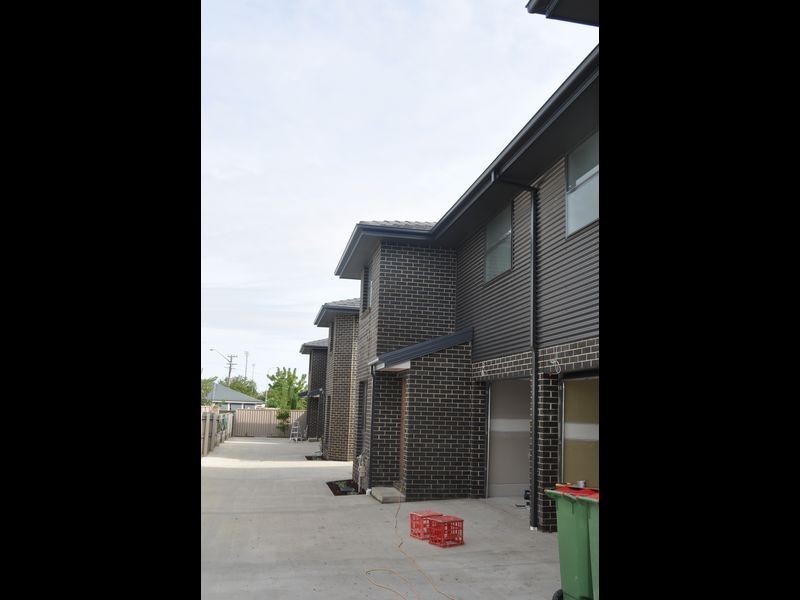 1/9 Bungendore Road, Queanbeyan NSW 2620