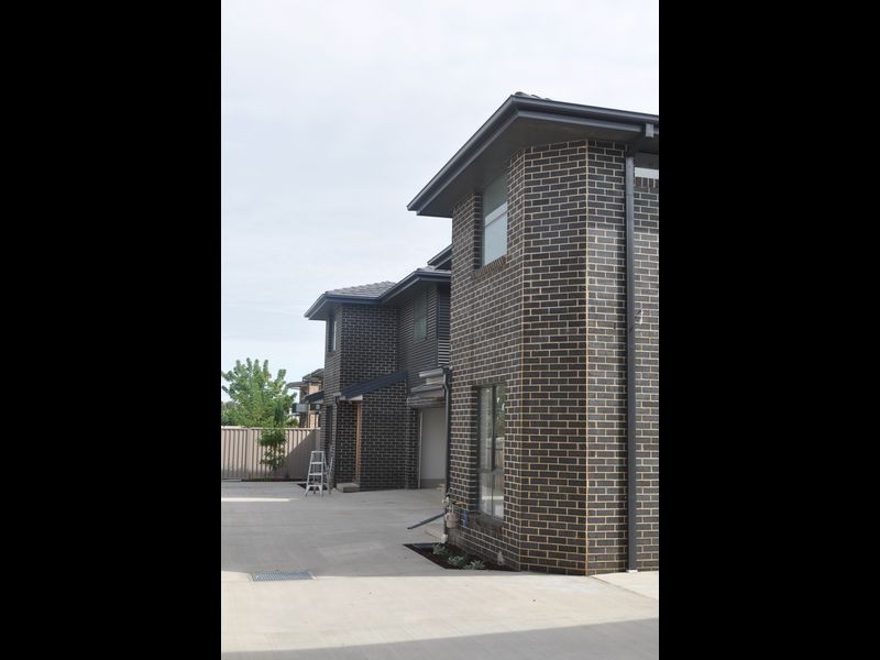 1/9 Bungendore Road, Queanbeyan NSW 2620