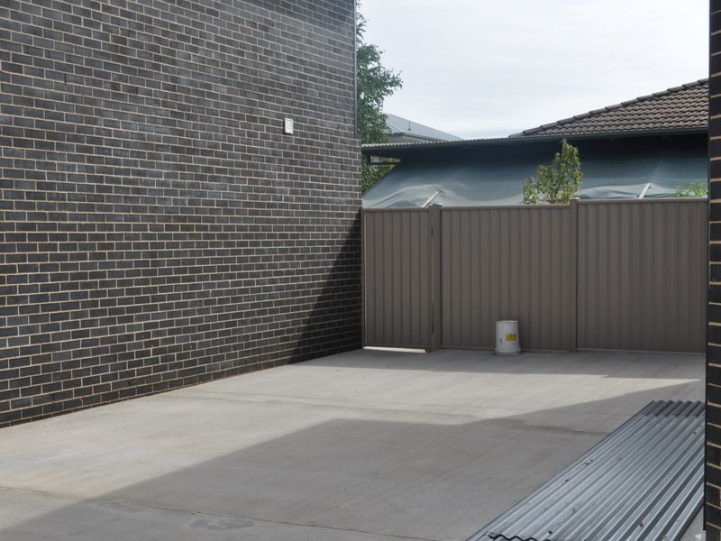 1/9 Bungendore Road, Queanbeyan NSW 2620