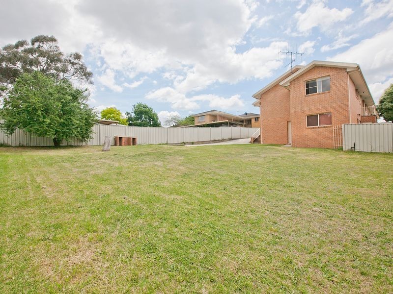 33 Gilmore Place, Queanbeyan NSW 2620