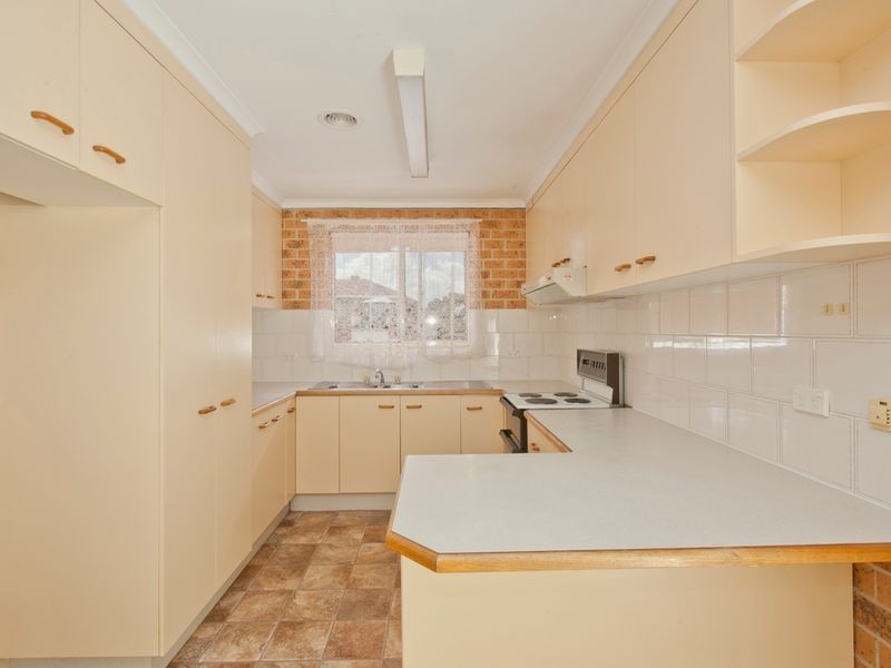 33 Gilmore Place, Queanbeyan NSW 2620