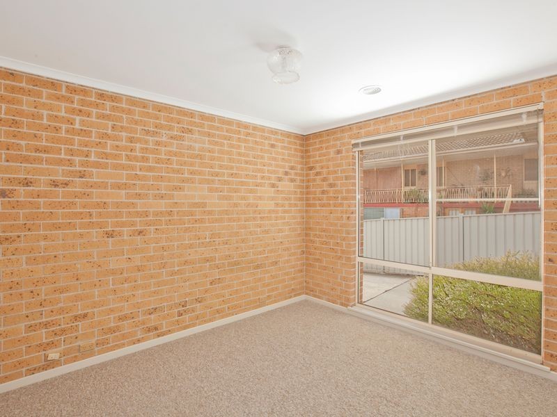 33 Gilmore Place, Queanbeyan NSW 2620