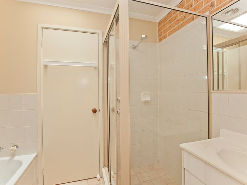 33 Gilmore Place, Queanbeyan NSW 2620