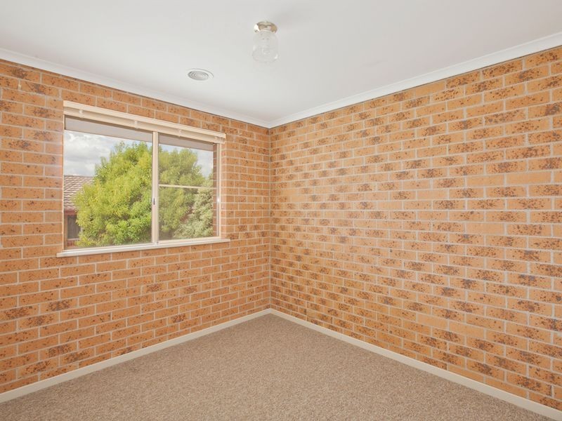 33 Gilmore Place, Queanbeyan NSW 2620
