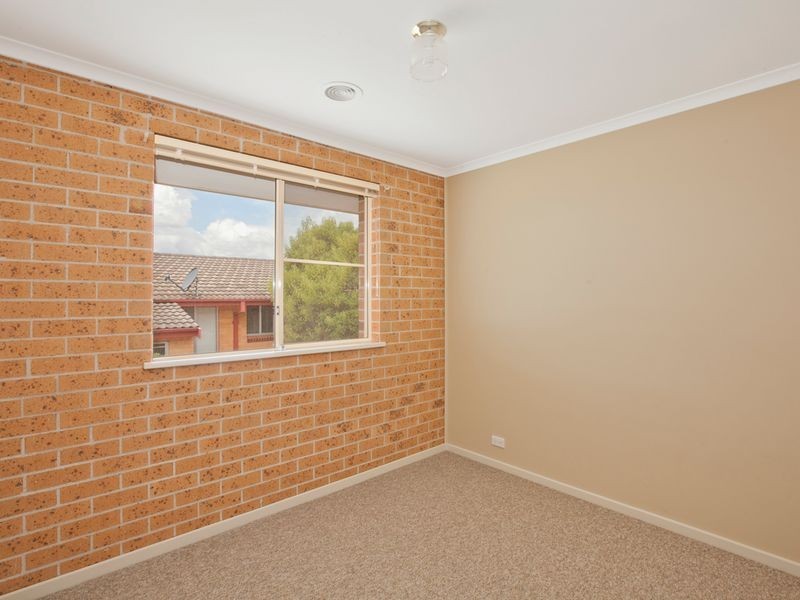 33 Gilmore Place, Queanbeyan NSW 2620