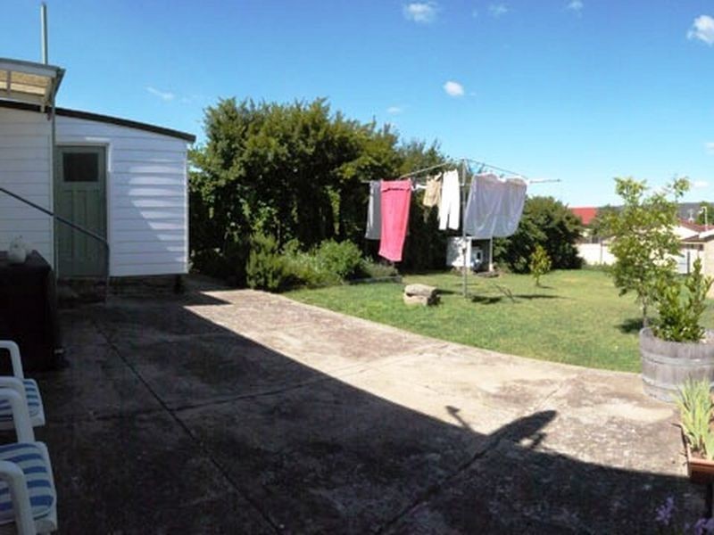 32 The Crescent, Queanbeyan NSW 2620