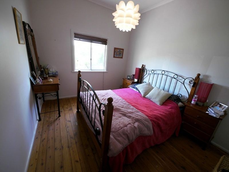 32 The Crescent, Queanbeyan NSW 2620