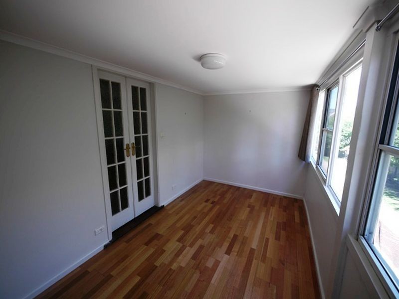 32 The Crescent, Queanbeyan NSW 2620