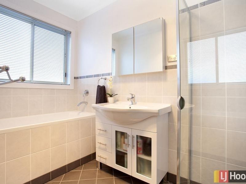 4/1 Walker Crescent, Jerrabomberra NSW 2619