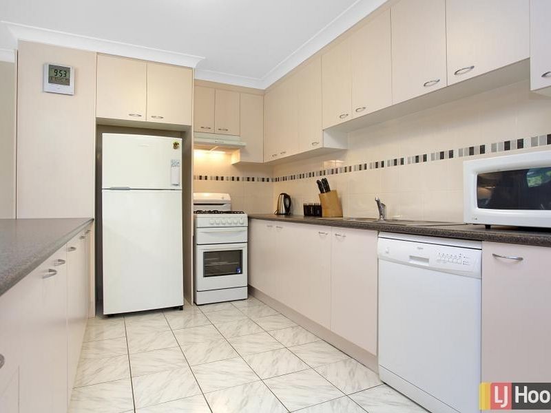4/1 Walker Crescent, Jerrabomberra NSW 2619