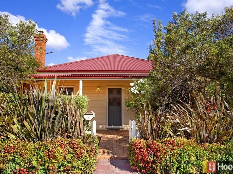 2A Surveyor Street, Queanbeyan NSW 2620