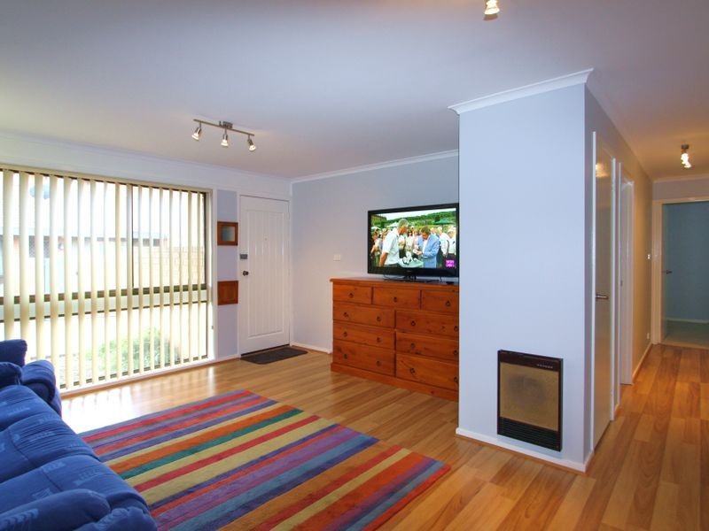 2/15 McKeahnie Street, Queanbeyan NSW 2620