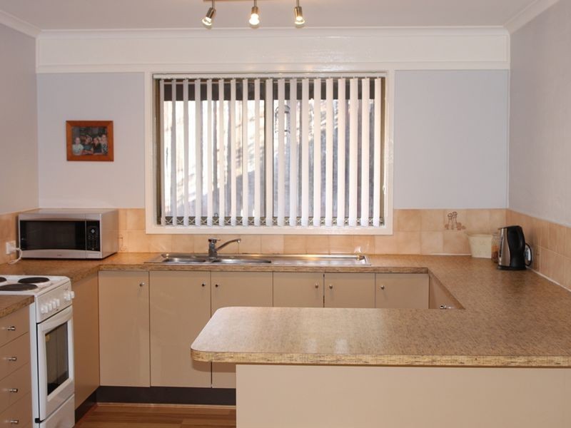 2/15 McKeahnie Street, Queanbeyan NSW 2620