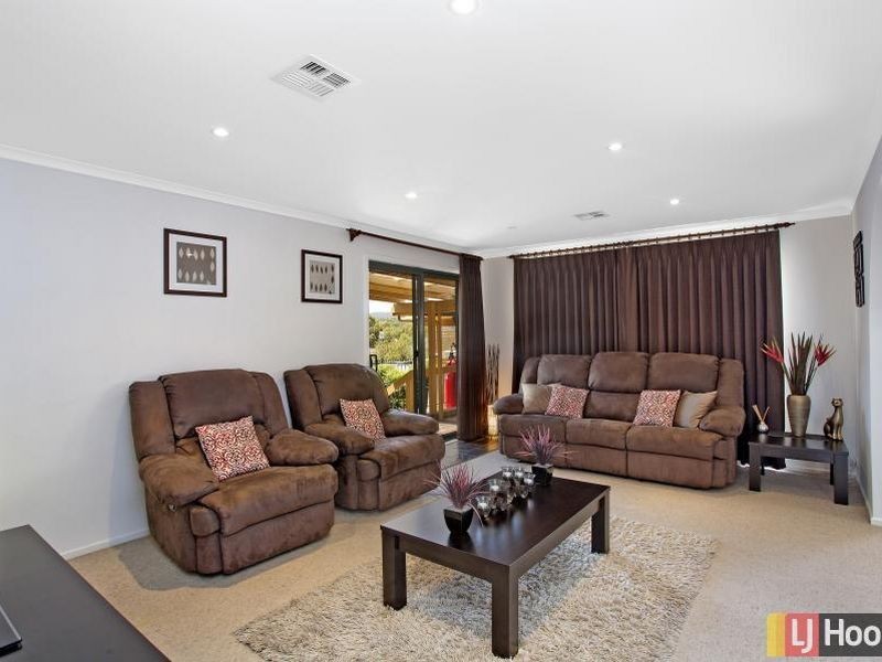 11 Hayley Crescent, Queanbeyan NSW 2620
