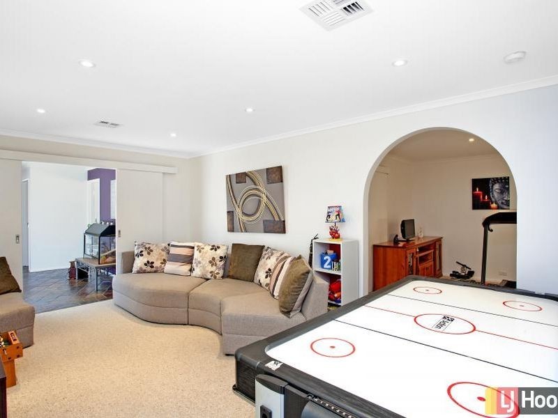 11 Hayley Crescent, Queanbeyan NSW 2620