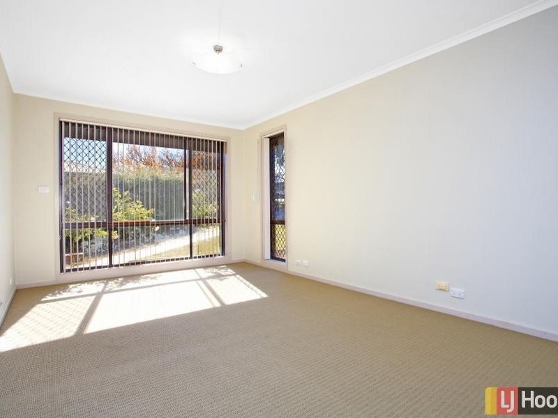 82A Crest Park Parade, Queanbeyan NSW 2620