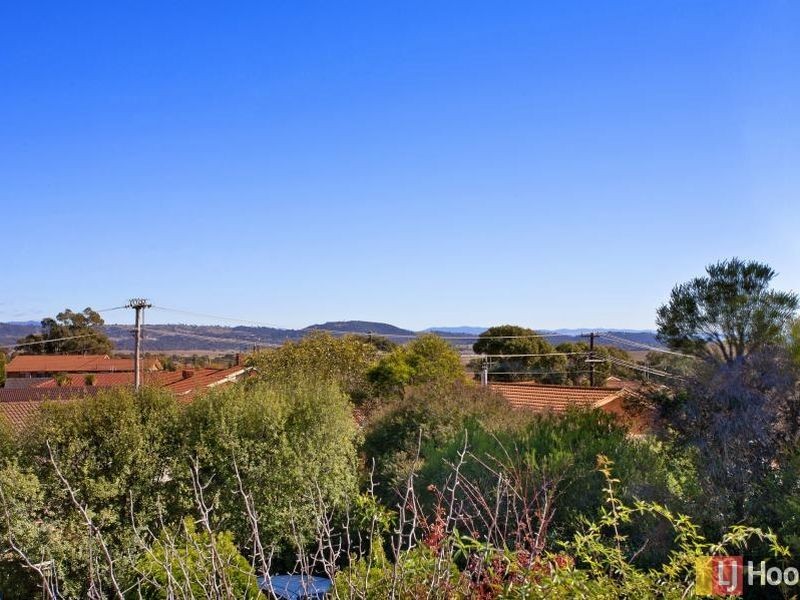 82A Crest Park Parade, Queanbeyan NSW 2620