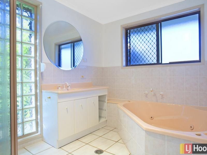 82A Crest Park Parade, Queanbeyan NSW 2620