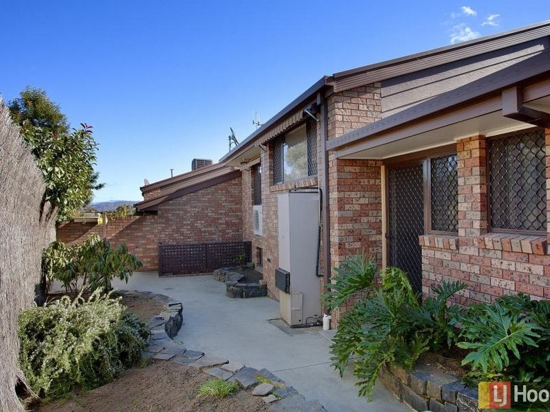 82A Crest Park Parade, Queanbeyan NSW 2620