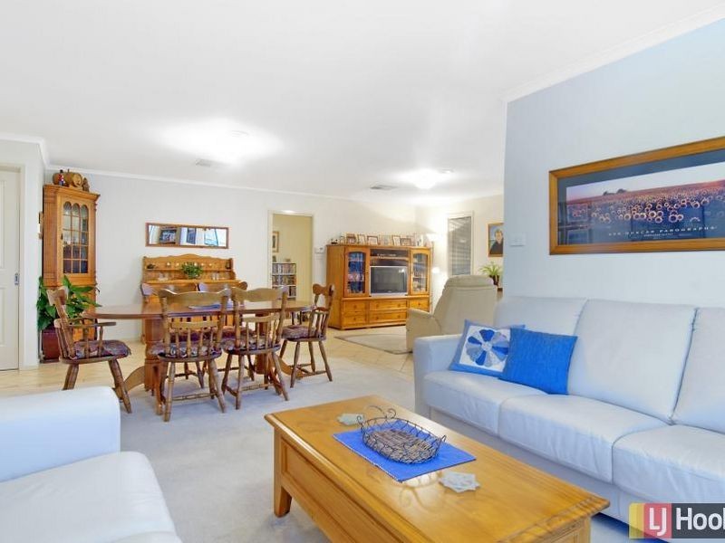 21 Dora Street, Jerrabomberra NSW 2619