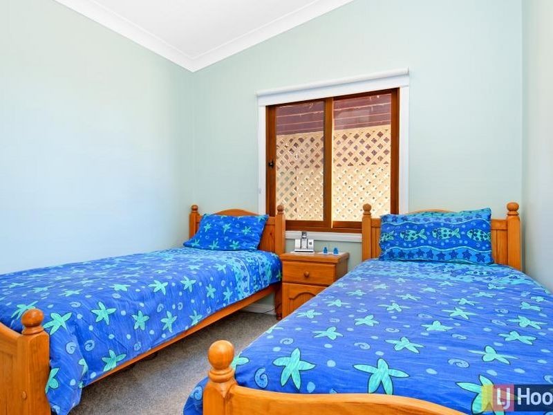 13 Derrima Road, Queanbeyan NSW 2620