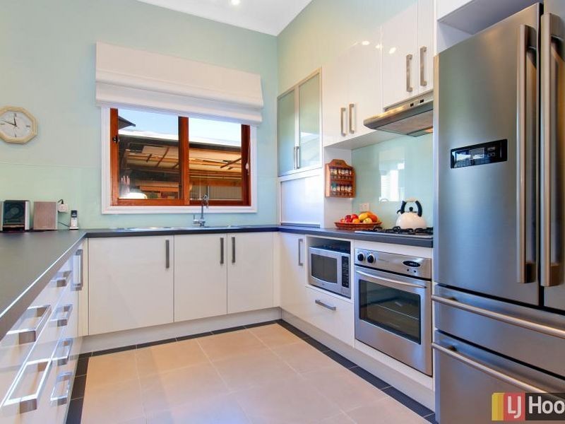 13 Derrima Road, Queanbeyan NSW 2620