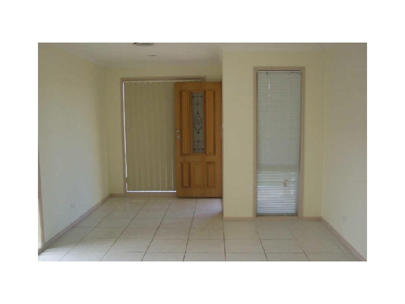 Polwarth Circuit, Dunlop ACT 2615